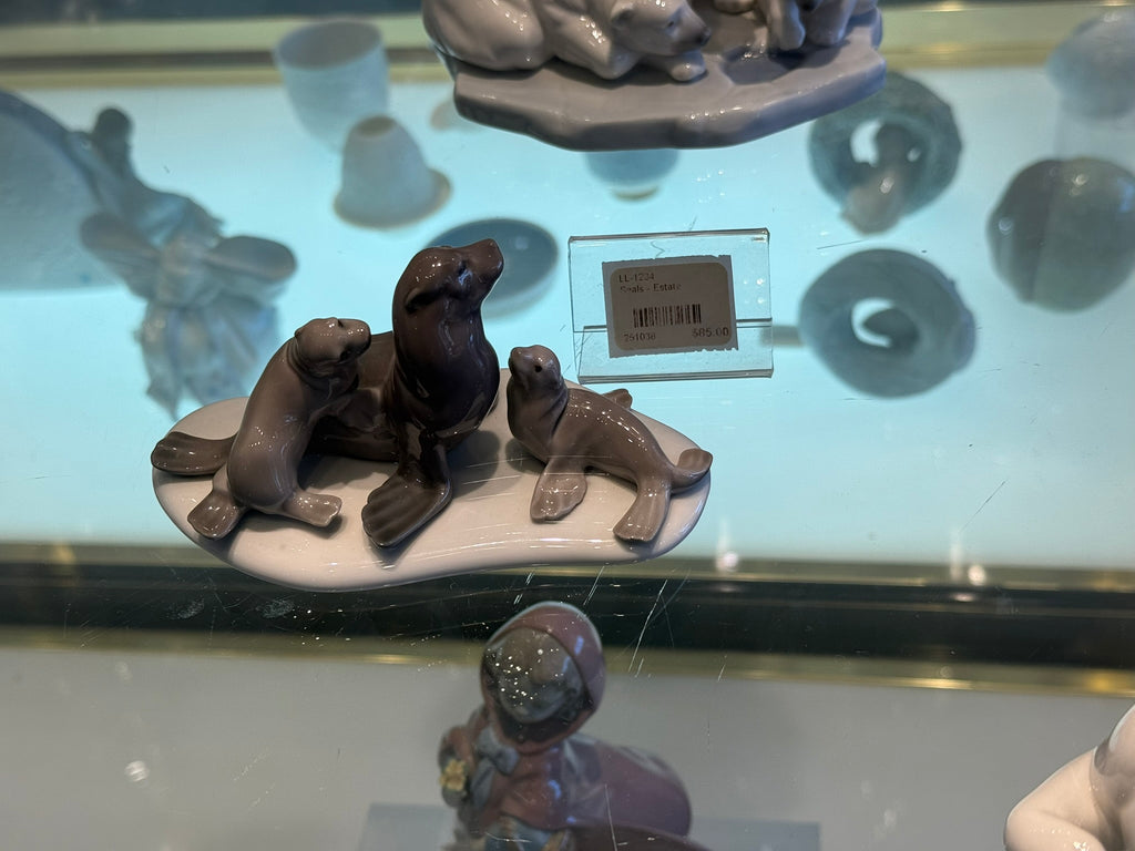Seals - Estate
